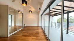 Sixth Avenue (D10), Terrace #524114431